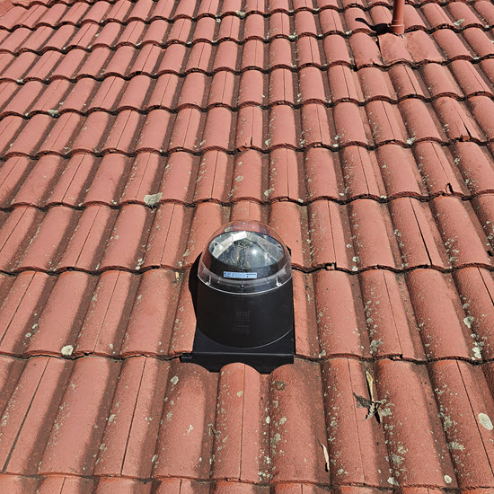 Skytube 250 Silvertube 5 KYTUBE 250, 1.2M SILVERTUBE & ANGLE ADAPTOR TO TILE ROOF