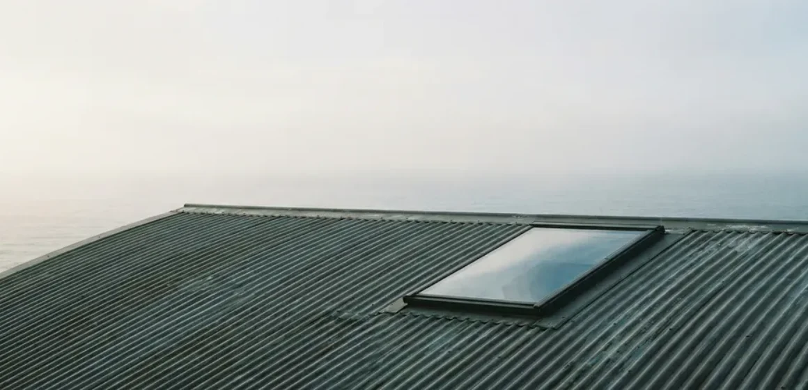 The heat spike myth when skylights add warmth, and when they do not (Auckland edition)